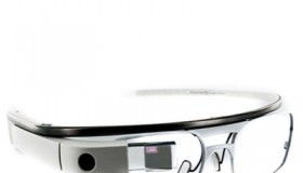 Mắt kính thông minh Google Glass ra bản cập nhật firmware bí ẩn ?